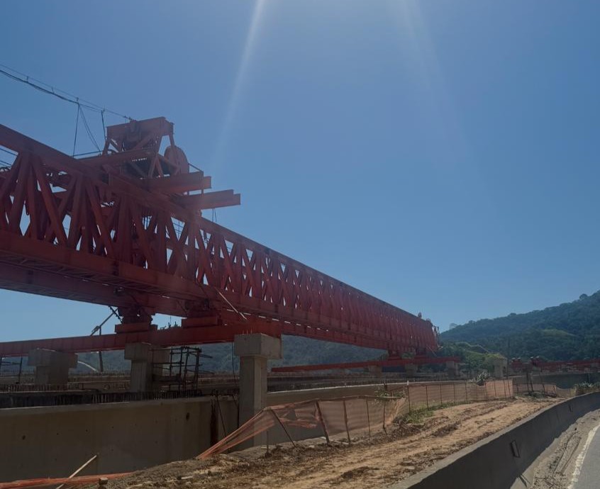 Projeto de galpão logístico com estrutura metálica